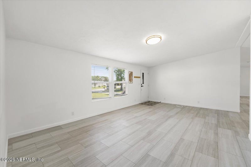 1137 Yaupon St, Daytona Beach, FL 32117