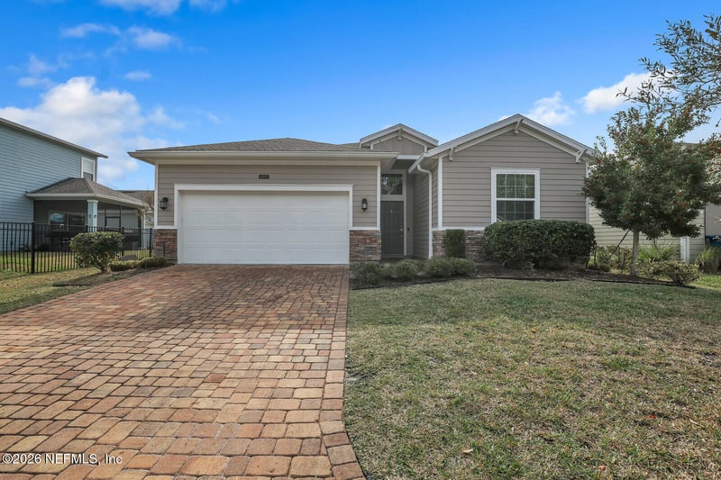 16187 Blossom Lake Dr, Jacksonville, FL 32218