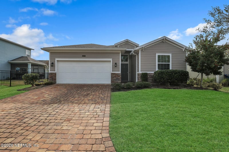 16187 Blossom Lake Dr, Jacksonville, FL 32218