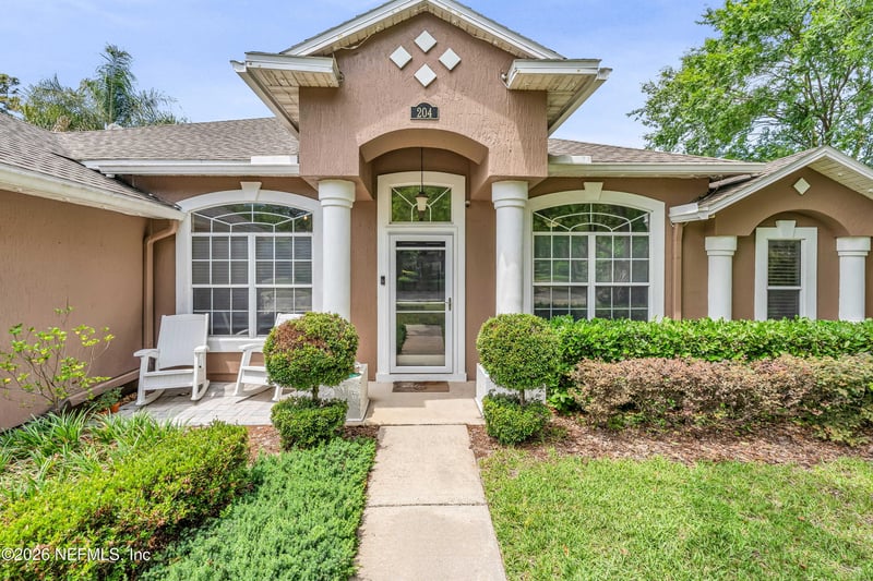 204 Elmwood Dr, St Johns, FL 32259