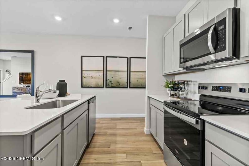 194 Brazil Nut Cir, Jacksonville, FL 32218