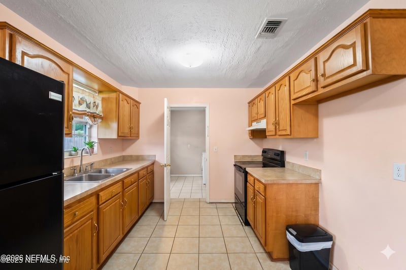 5639 Beney Rd, Jacksonville, FL 32207