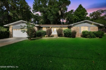 1950 Holly Oaks Ravine Dr, Jacksonville, FL 32225