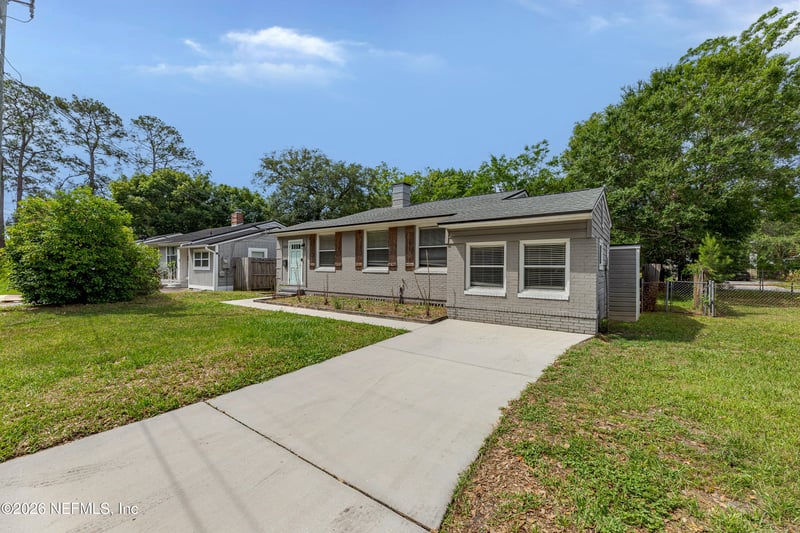 1052 Willis Dr, Jacksonville, FL 32205