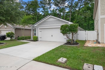 7736 Meadow Walk Ln, Jacksonville, FL 32256