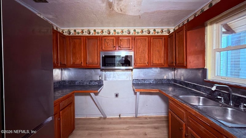 2737 Lake Shore Blvd, Jacksonville, FL 32210