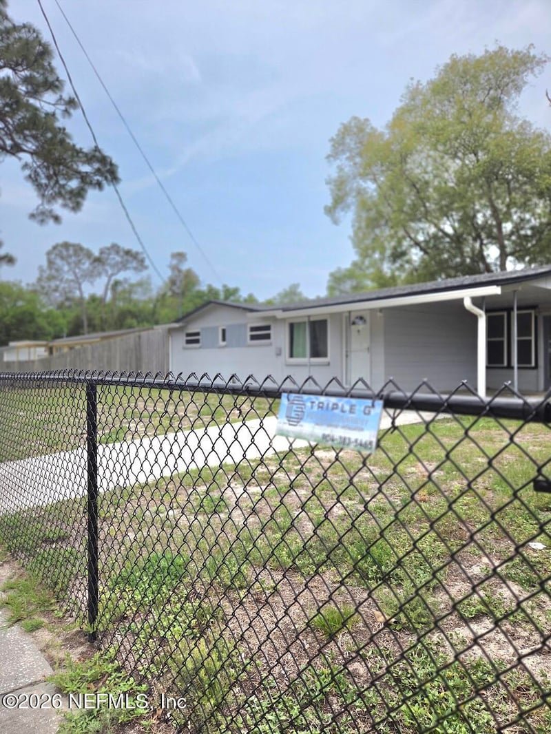 175 Parkwood Dr, Orange Park, FL 32073