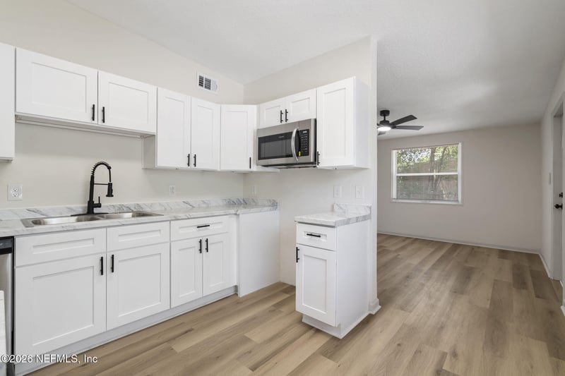 10471 Keuka Dr, Jacksonville, FL 32218