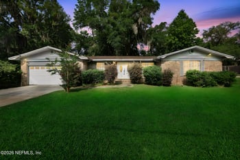 1950 Holly Oaks Ravine Dr, Jacksonville, FL 32225