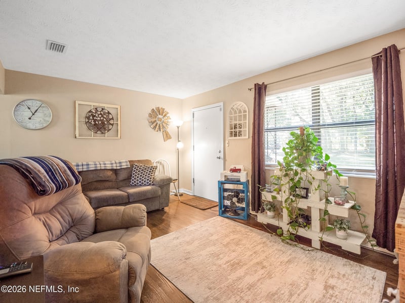 5911 Hyde Park Cir, Jacksonville, FL 32210