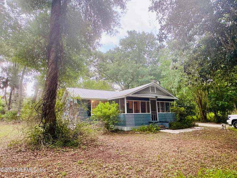 210 Pine Ave, Pomona Park, FL 32181
