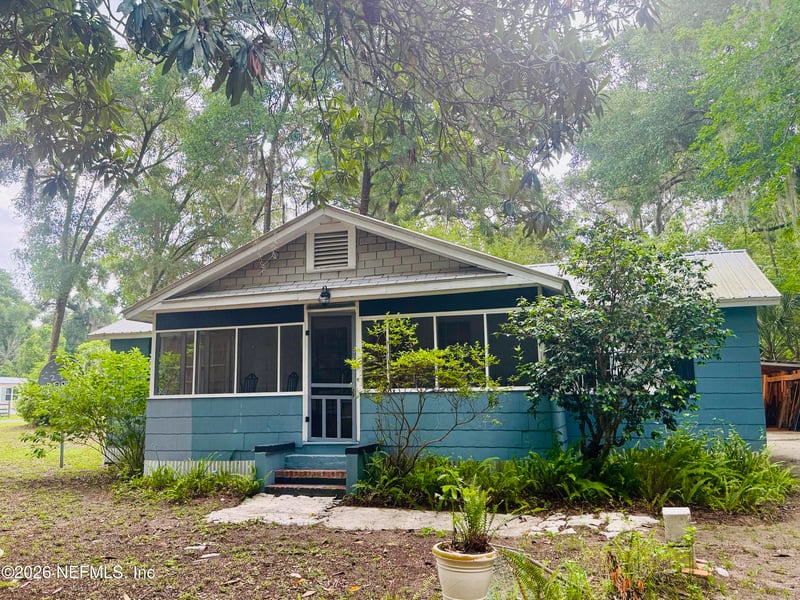 210 Pine Ave, Pomona Park, FL 32181