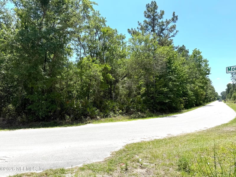 153 West Harbor Dr, Palatka, FL 32177
