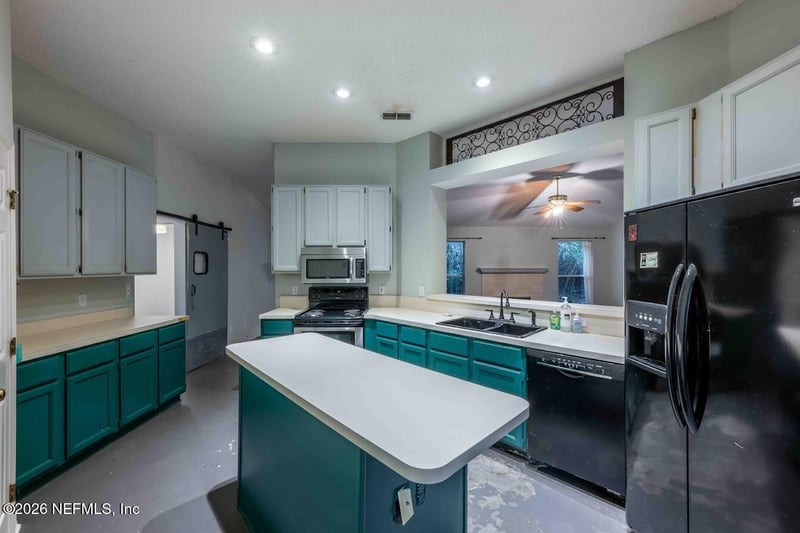 6034 Winding Bridge Dr, Jacksonville, FL 32277