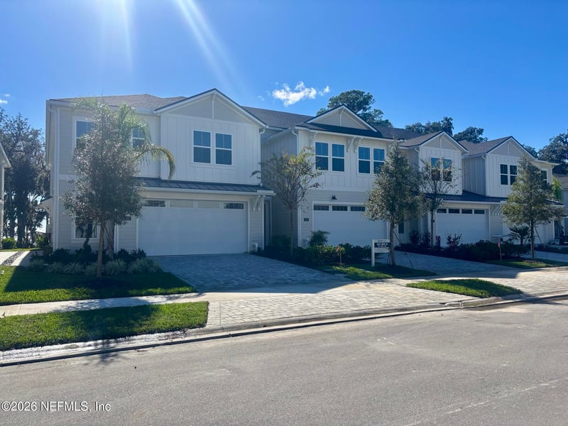 375 Oakmoss Dr, St Johns, FL 32259