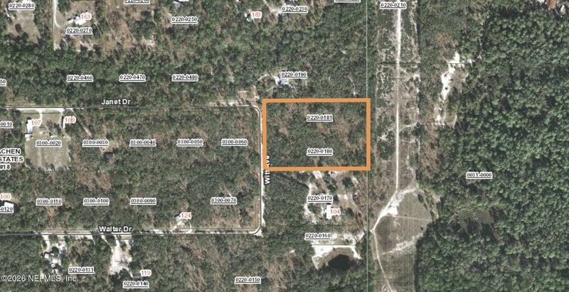 110 Witt Ave, Hollister, FL 32147