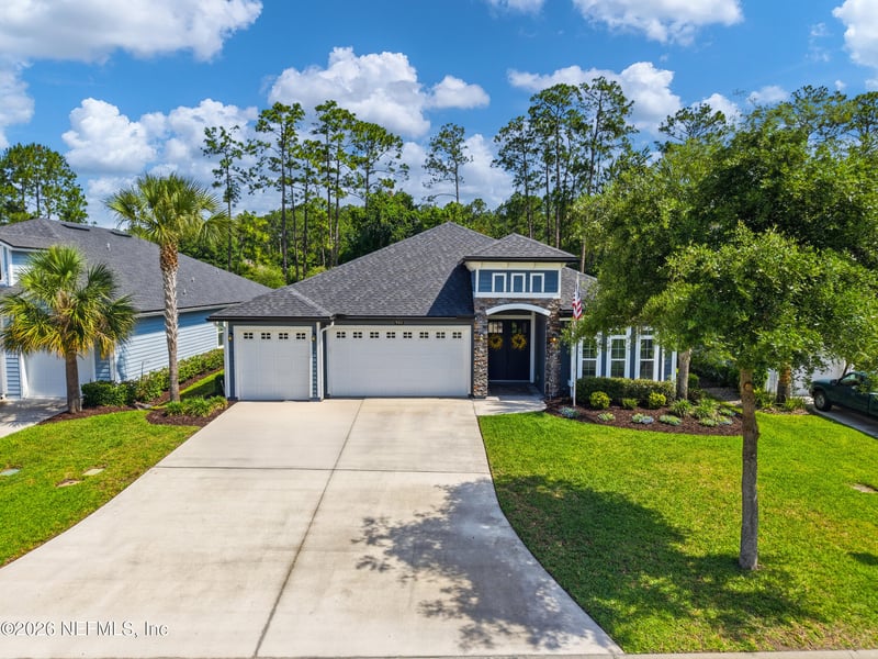 933 Bent Creek Dr, St Johns, FL 32259