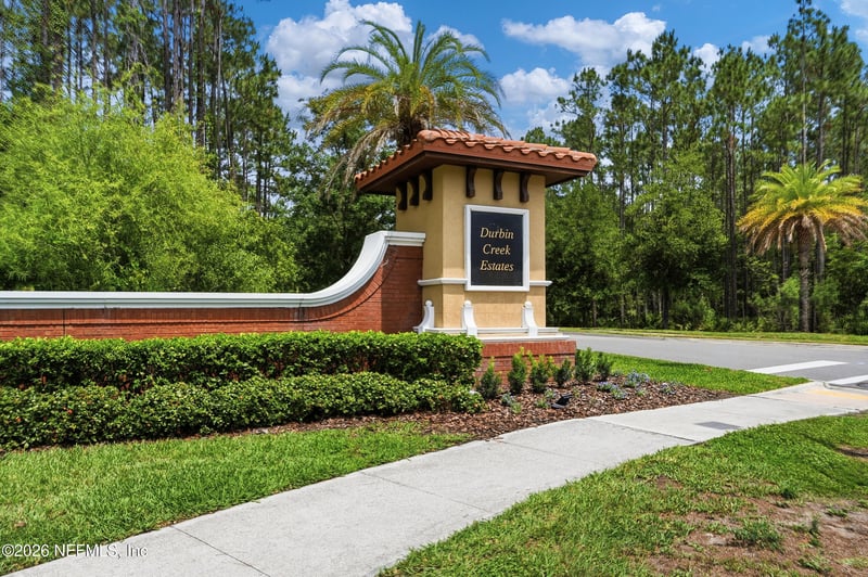933 Bent Creek Dr, St Johns, FL 32259