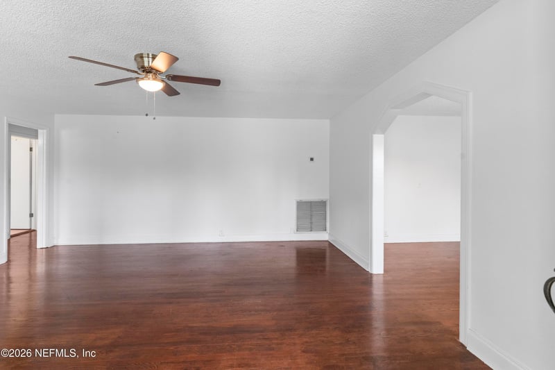 164 6th St, Macclenny, FL 32063