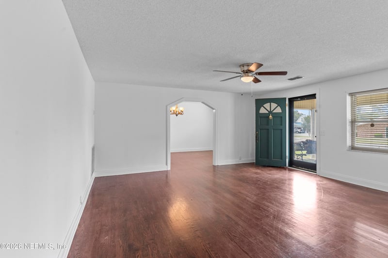 164 6th St, Macclenny, FL 32063