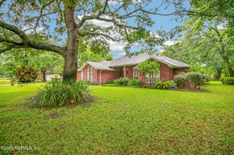 4237 Raintree Dr, Macclenny, FL 32063
