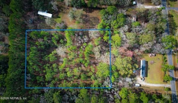 27 Ratliff Rd, Callahan, FL 32011