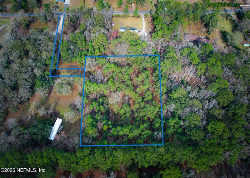 27 Ratliff Rd, Callahan, FL 32011