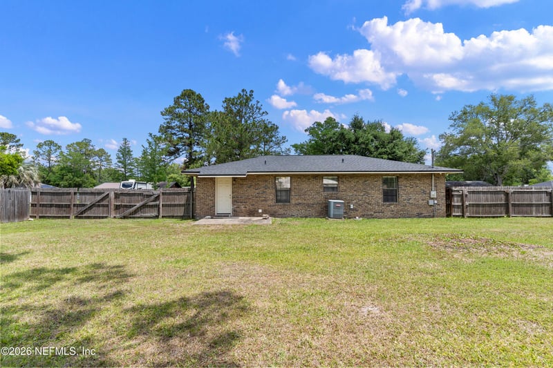 714 Short Putt Dr, Macclenny, FL 32063