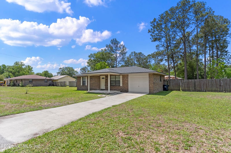 714 Short Putt Dr, Macclenny, FL 32063