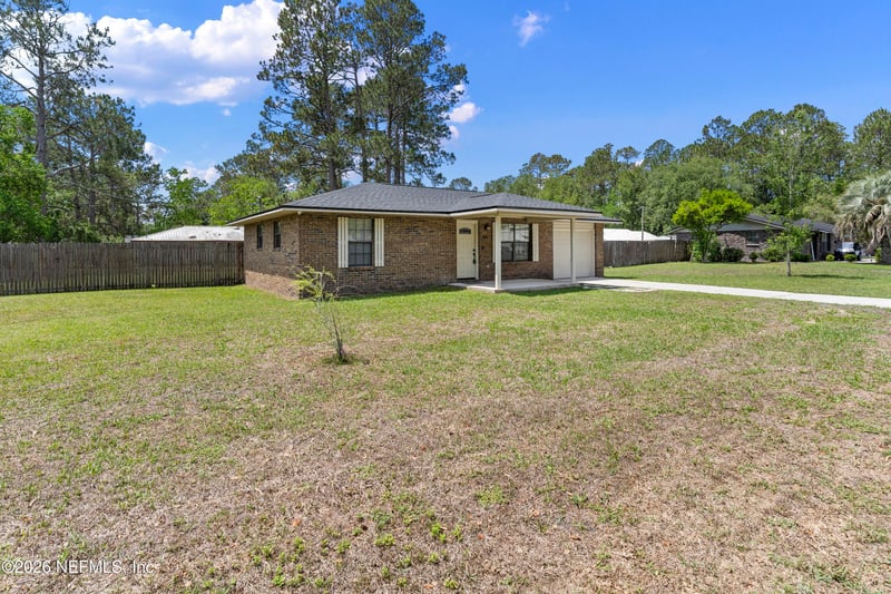 714 Short Putt Dr, Macclenny, FL 32063