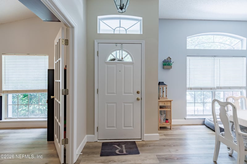 429 Twin Oaks Ln, St Johns, FL 32259