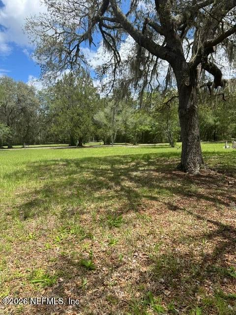 123 Willis Rd, Hollister, FL 32147