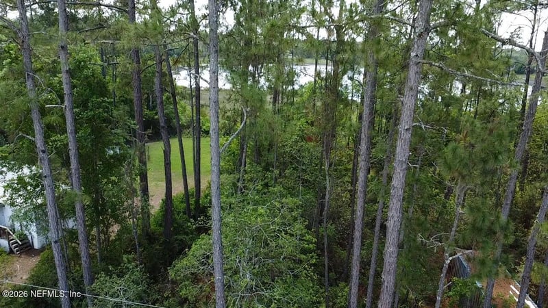 000 Susan St, Interlachen, FL 32148