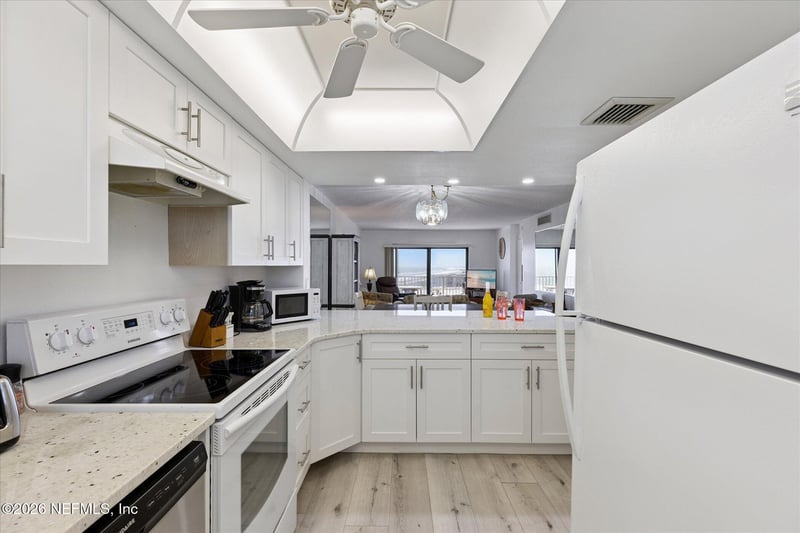 7520 Ridgewood Ave #906, Cape Canaveral, FL 32920