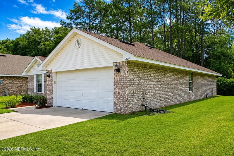 6425 Sarahs View Ct, Jacksonville, FL 32244