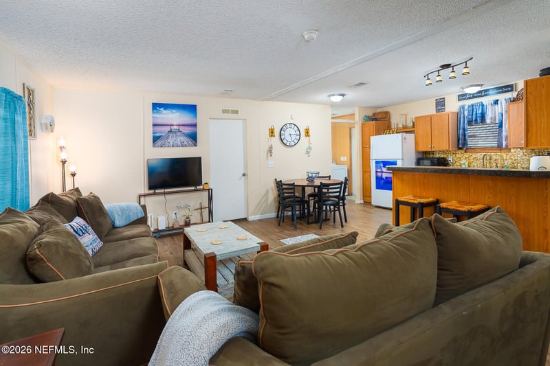300 7th Ave, Welaka, FL 32193