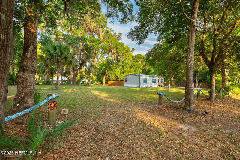 300 7th Ave, Welaka, FL 32193