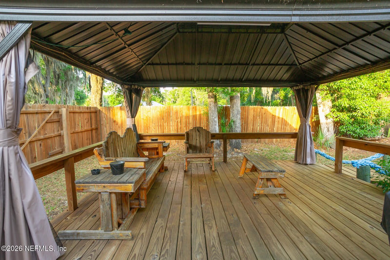 300 7th Ave, Welaka, FL 32193