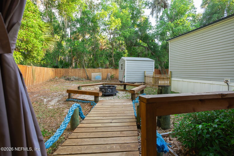 300 7th Ave, Welaka, FL 32193