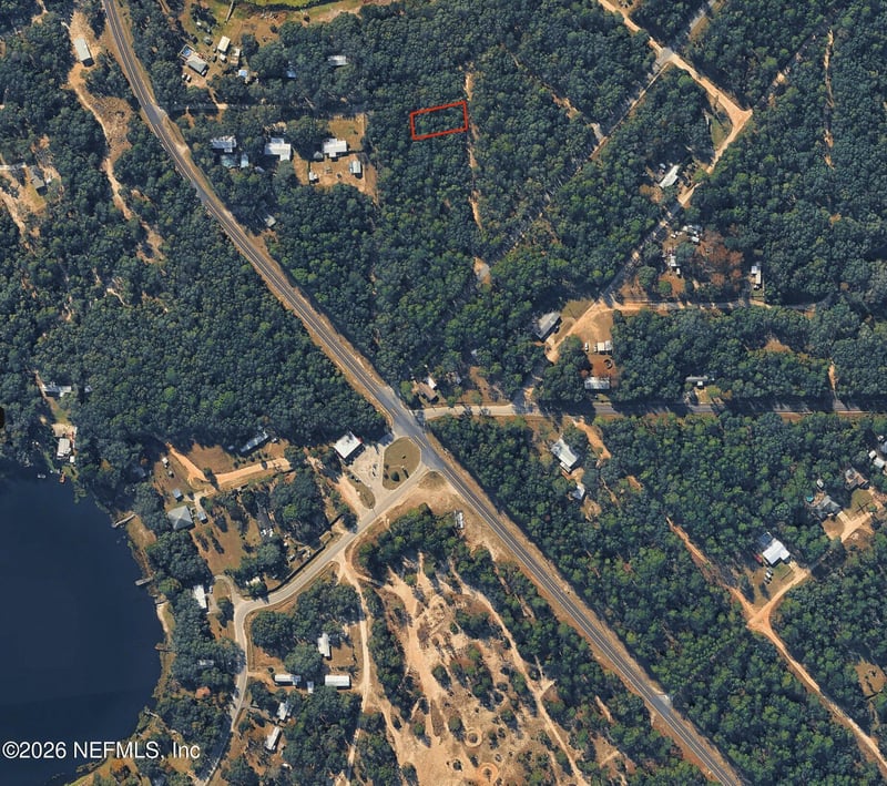 106 9th St, Interlachen, FL 32148