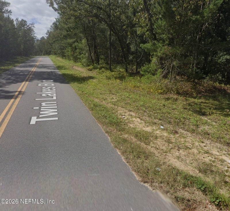 215 6th St, Interlachen, FL 32148