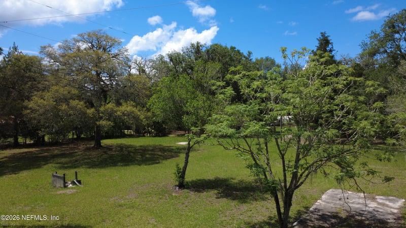 123 Willis Rd, Hollister, FL 32147