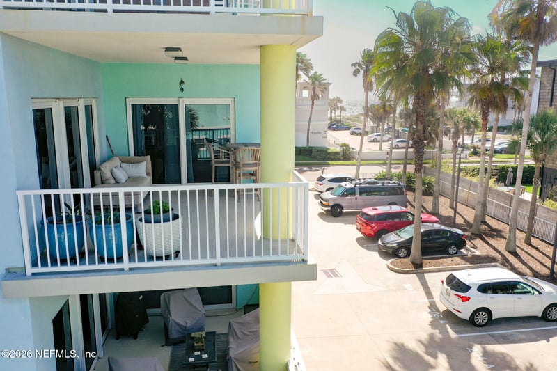 1236 1st St #305, Jacksonville Beach, FL 32250