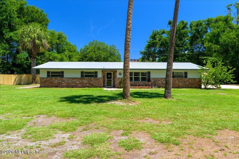 5108 Silver Lake Dr, Palatka, FL 32177