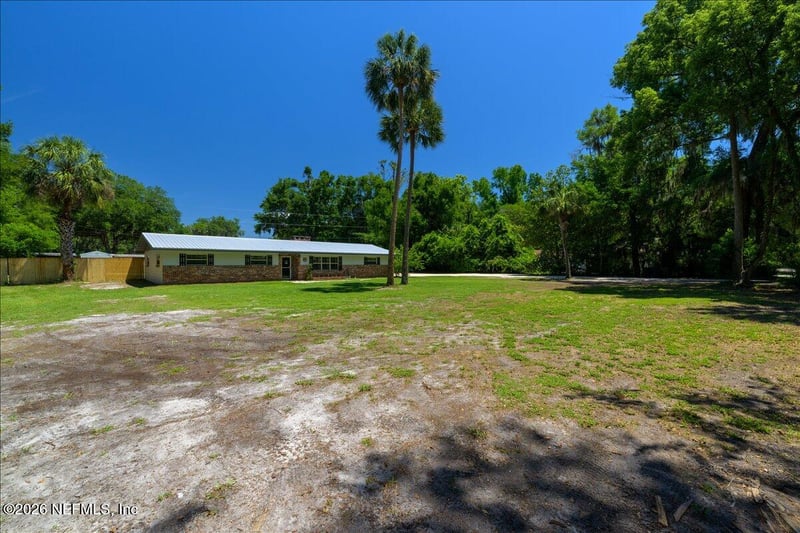 5108 Silver Lake Dr, Palatka, FL 32177