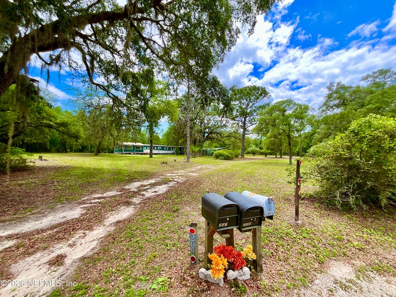 208 Country Living Cir, Melrose, FL 32666