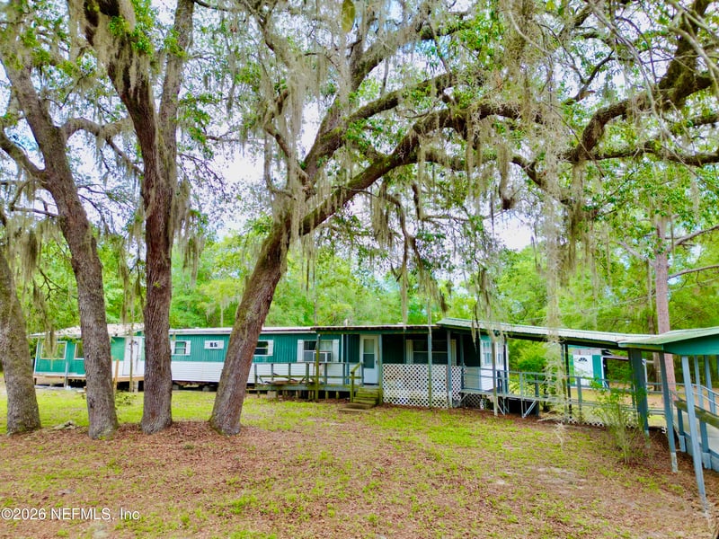 208 Country Living Cir, Melrose, FL 32666
