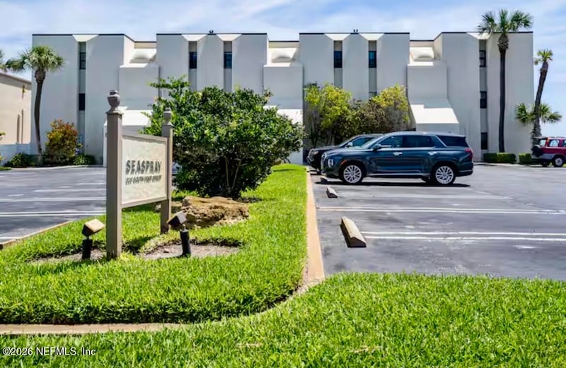 829 1st St #2-D, Jacksonville Beach, FL 32250