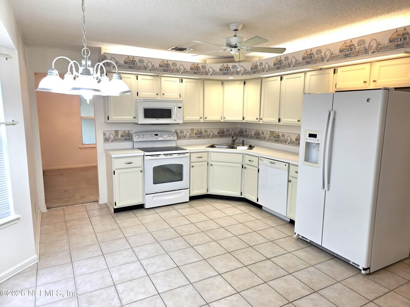 8630 Charlesgate Cir, Jacksonville, FL 32244