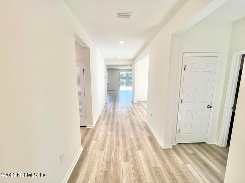 12859 Logans Walk Ln, Jacksonville, FL 32218